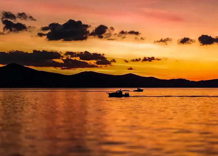 High Tide Апартаменты *