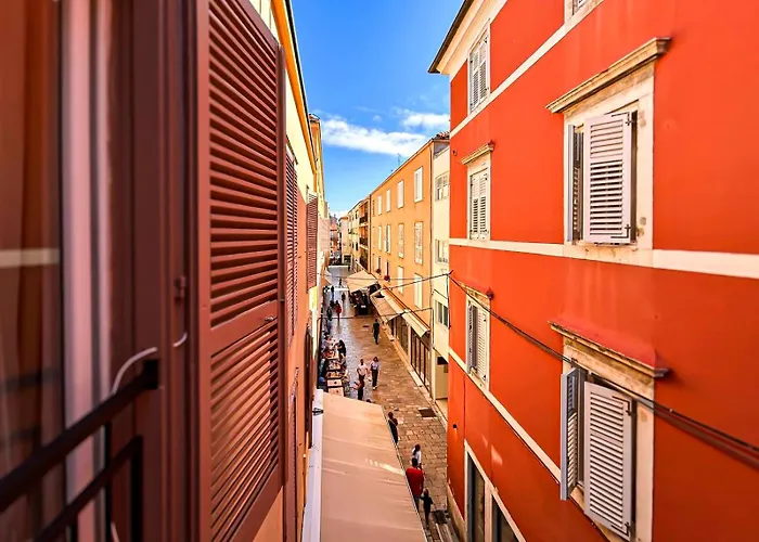 High Tide Задар